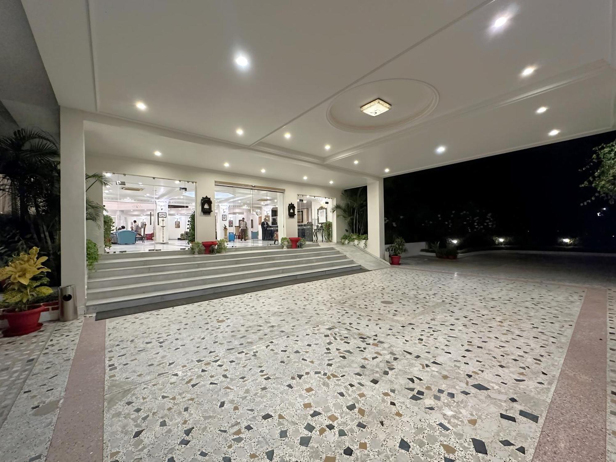 A S Hotels Khajuraho Luaran gambar